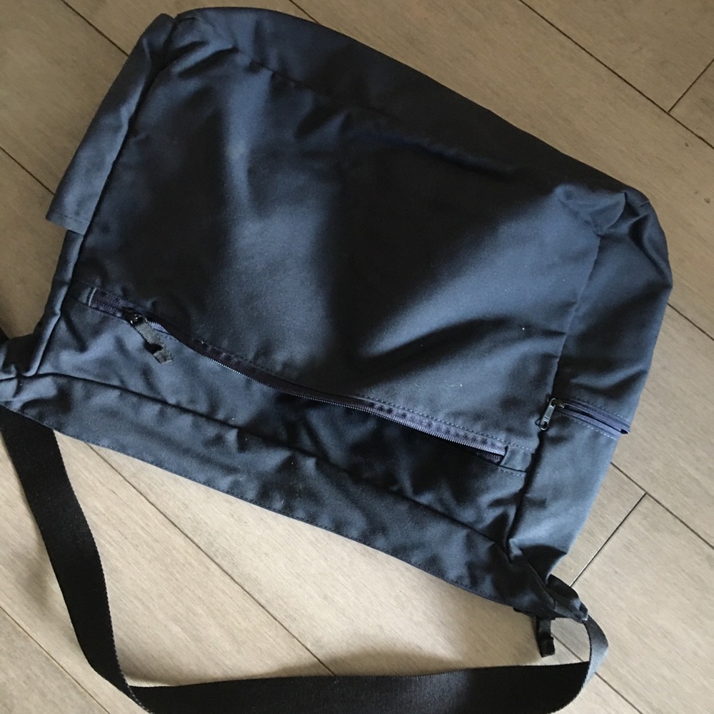 H&M MESSENGER BAG (NAVY) NYLON